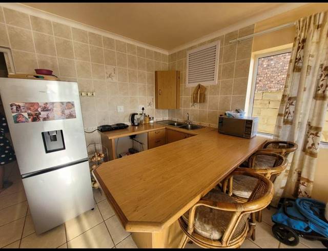 6 BEDROOM HOUSE FOR SALE IN DE KELDERS